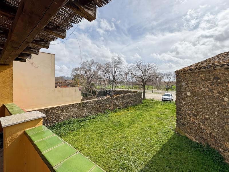 Foto a48066ab-8b93-4ae6-845b-fb9fa6eaff62. Casa  con licencia de turismo rural, para casa rural o alquiler , diseñada para alojar hasta 10 personas.la distribuc en Garriguella