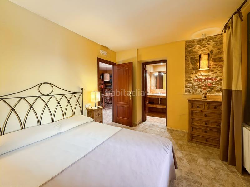 Foto afb4d049-4be2-4084-abcf-7b907ad2baeb. Casa  con licencia de turismo rural, para casa rural o alquiler , diseñada para alojar hasta 10 personas.la distribuc en Garriguella
