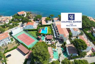 Casa  N/a. Complejo turístico situado en el paseo marítimo de llançà, frent