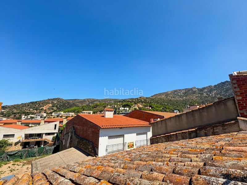 Foto 44c9ab0f-f7db-4d5f-ab2b-c88aad625e50. Casa adosada encantadora casa en medio del pueblo de palau saverdera, con vistas desde las terrazas a las montañas y con posibilidad de constru en Palau-saverdera