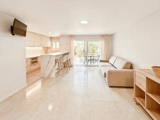 Pis  N/a. Apartamento renovado con licencia turística, ubicado en playa de
