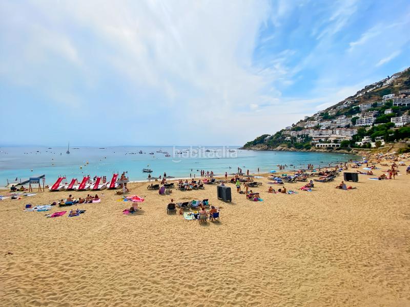 Foto 076b4a0c-16ed-4ac5-8579-c258b73c3961. Casa a 50 metros de la playa de canyelles, oportunidad de comprar una casa con 5 plazas de aparcamiento privadas, amplio garaje y espac en Roses