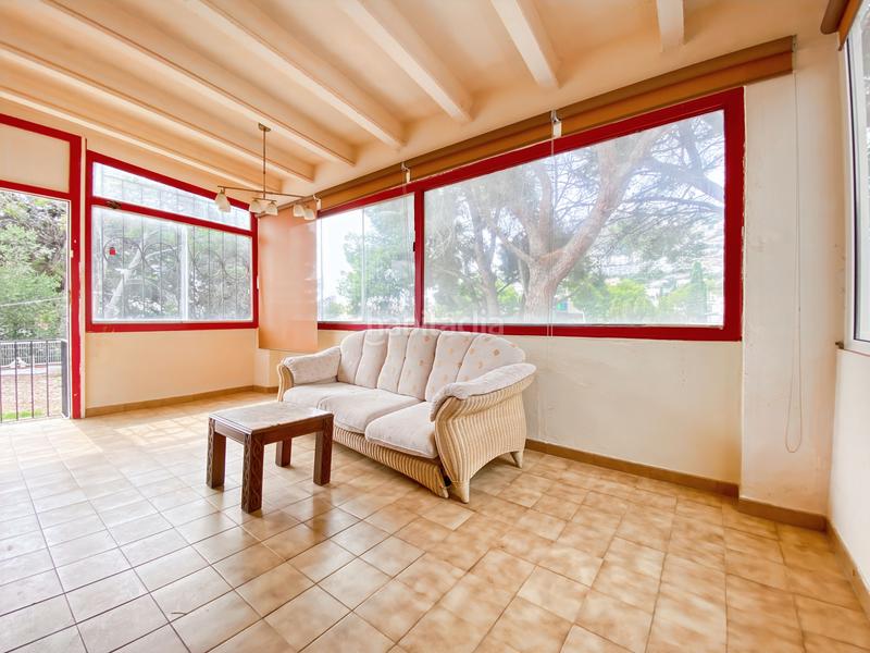 Foto 5de38996-bf56-44d9-85ed-e5f7e80a9f6d. Casa a 50 metros de la playa de canyelles, oportunidad de comprar una casa con 5 plazas de aparcamiento privadas, amplio garaje y espac en Roses