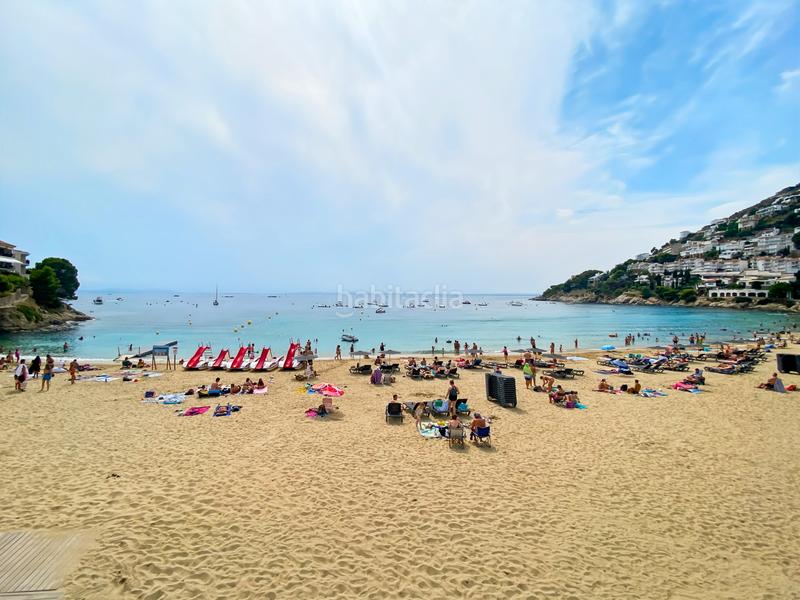 Foto ecaef08c-555a-49d7-a851-c3ecf31a3dcf. Casa a 50 metros de la playa de canyelles, oportunidad de comprar una casa con 5 plazas de aparcamiento privadas, amplio garaje y espac en Roses