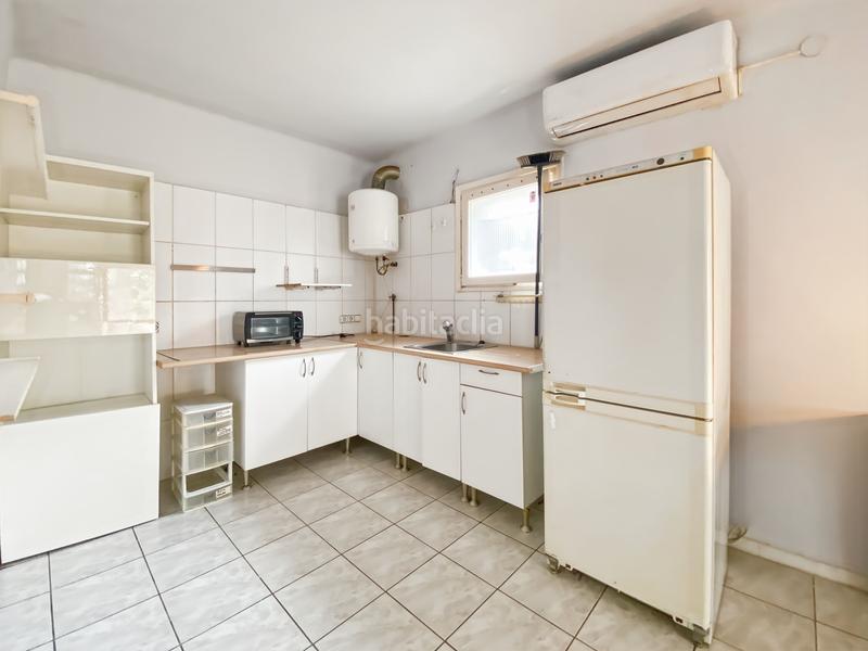 Foto f5997914-4ce1-4822-b5c0-45474b779885. Casa a 50 metros de la playa de canyelles, oportunidad de comprar una casa con 5 plazas de aparcamiento privadas, amplio garaje y espac en Roses