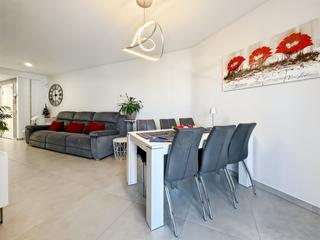 Zweistöckige Wohnung  N/a. Piso dúplex en la última planta de un edificio con ascensor situ