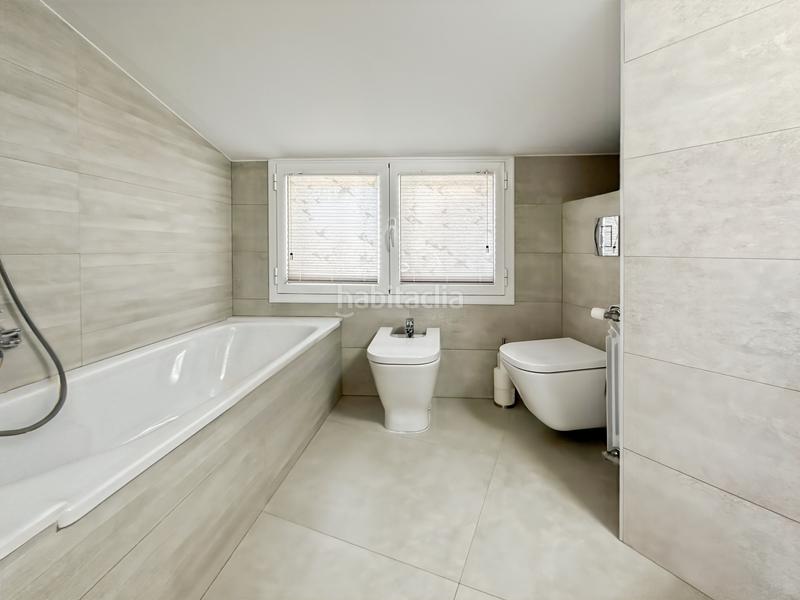 Foto 04122610-c694-4fa0-9496-bdd52e47c6d5. Dúplex amb calefacció a Eixample Residencial Escala (L´)