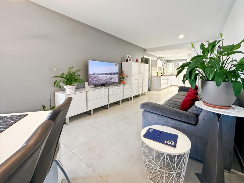 Foto 828ace7f-4b87-4d11-a5c8-69314df9d895. Dúplex amb calefacció a Eixample Residencial Escala (L´)