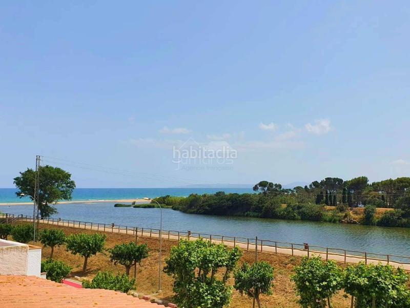 Foto f8b59631-8b5c-471f-be5a-b60cb240994f. Planta baja apartamento en venta a solo 400 metros de la playa y situado en planta baja.consta de un dormitorio, un cuarto de en Empuriabrava