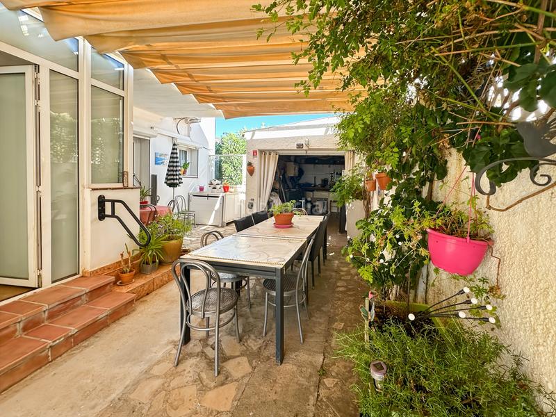 Foto 04b73daa-3504-4609-b046-dd9362031c56. Casa  independiente y luminosa, situada en una zona tranquila a solo 100 metros de la playa de Riells, lescala.nada más entrar, des en Escala (L´)