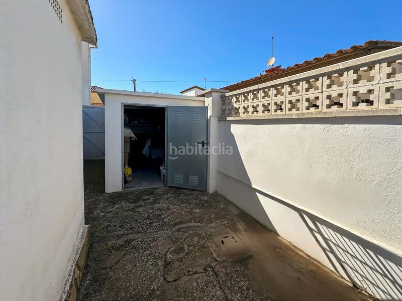 Foto b1f0b11e-9055-4825-8065-e3750e3d4116. Casa  independiente y luminosa, situada en una zona tranquila a solo 100 metros de la playa de Riells, lescala.nada más entrar, des en Escala (L´)