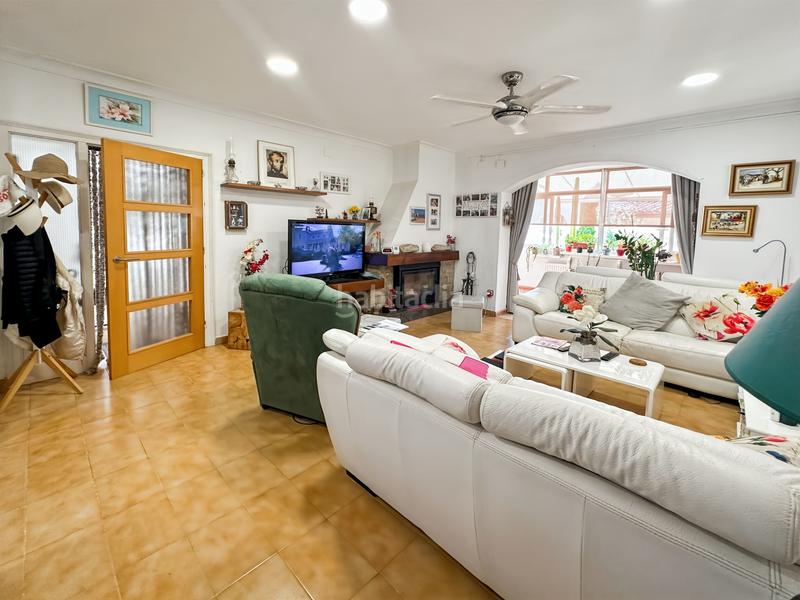 Foto b5c6bcd7-2da7-4932-9934-d772b5361997. Casa  independiente y luminosa, situada en una zona tranquila a solo 100 metros de la playa de Riells, lescala.nada más entrar, des en Escala (L´)