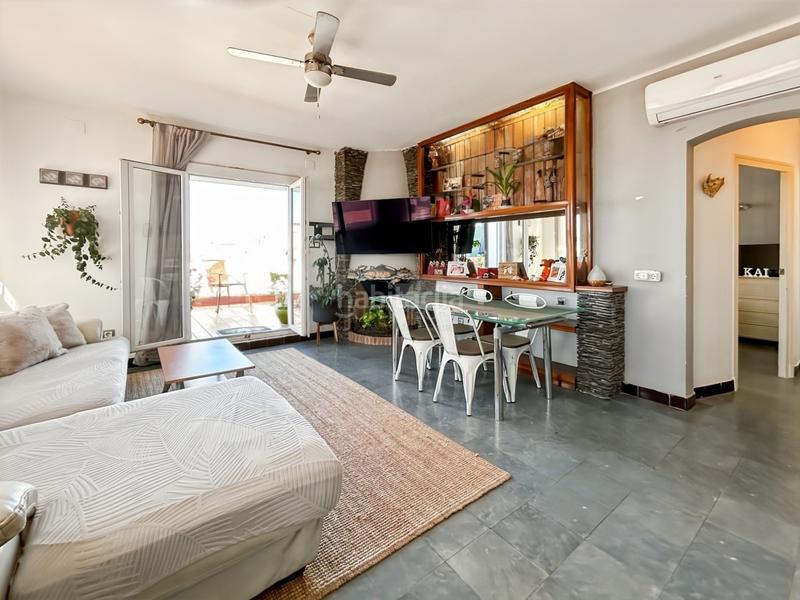 Foto d7cd3cb1-380f-4f12-9eeb-684e73689459. Pis amb calefacció a Centre Roses