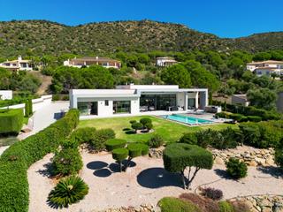 Casa  N/a. Villa de una sola planta en un terreno de más de 2000 m, diseñad