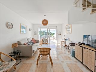 Reihenhaus  N/a. Situada en el barrio de lalmadrava en roses, esta casa se encuen