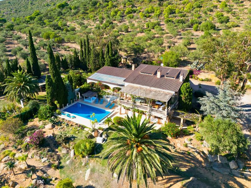 Foto 08f24493-811a-4e8a-822a-263f6a243db3. Casa amb calefacció aparcament piscina a Pau