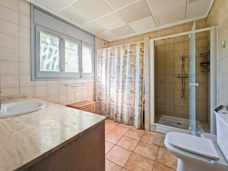 Foto b79eaef1-ee4d-4229-b417-656ae9d9b36b. Casa amb calefacció aparcament piscina a Pau