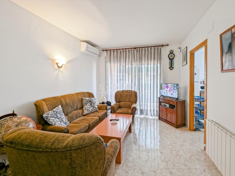 Foto 8d526eed-84c1-4609-908f-bf16d032c707. Etagenwohnung in Creu de la Mà Figueres