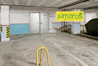 Autoparkplatz  N/a. Esta plaza de parking subterráneo se sitúa en el reconocido comp