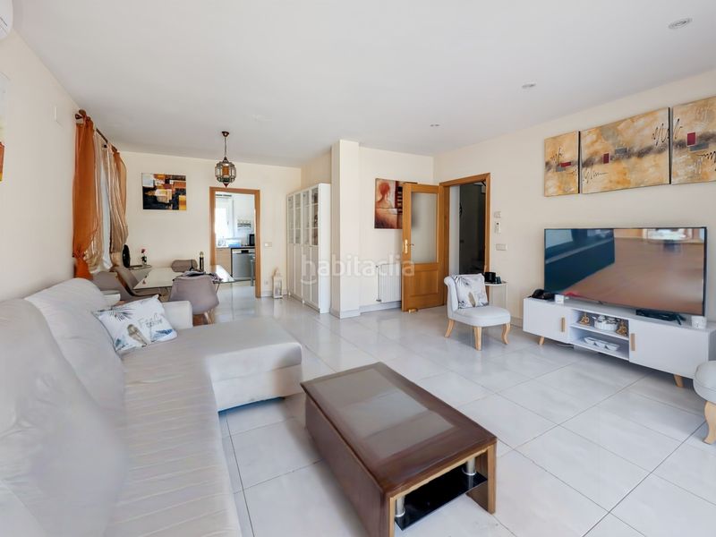 Foto 108182cd-c81c-4d5b-83ac-d8eb63624732. Casa mandato en exclusivacasa independiente a cuatro vientos, en muy buen estado, construida en 2006, con mucho potencial y situada en en Pau