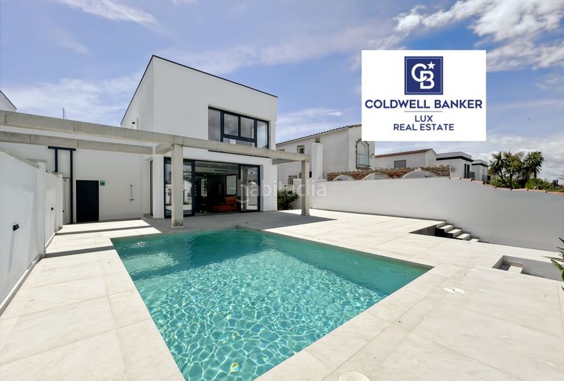 Foto b8da2187-b632-485e-9b7d-15c37c555be2. Casa adossada amb calefacció aparcament piscina a Empuriabrava