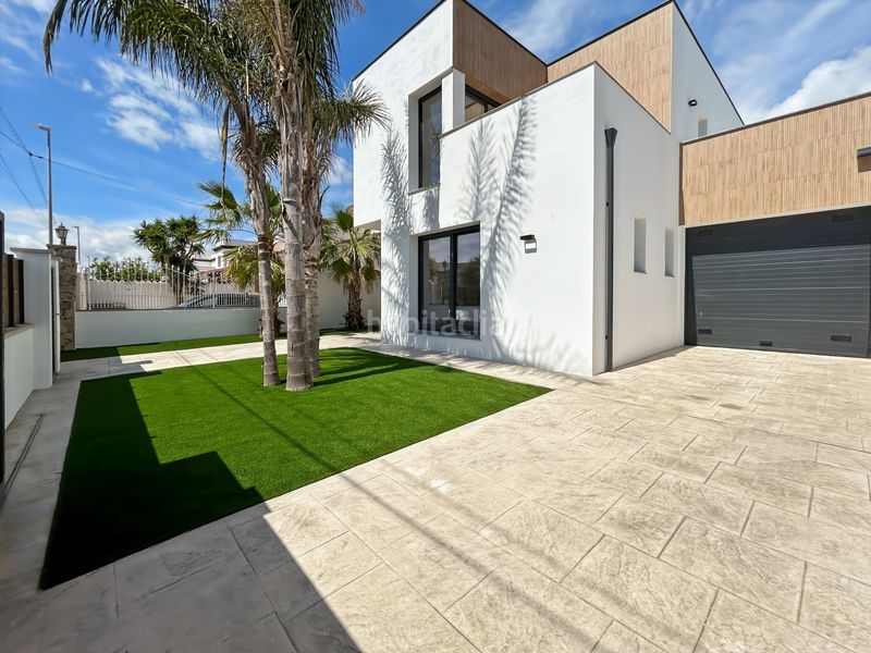 Foto f85c80d8-3c02-4bb2-ac45-1e4b85e629cc. Casa adossada amb calefacció aparcament piscina a Empuriabrava