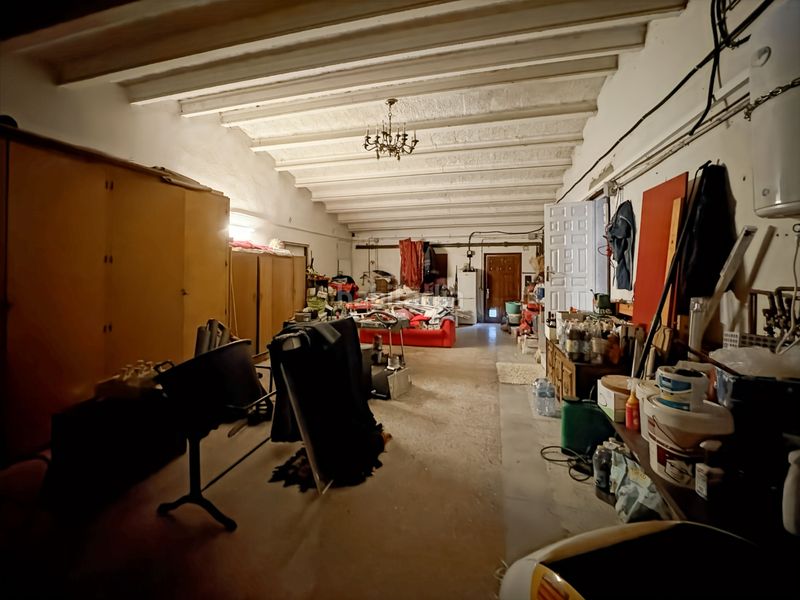Foto bb55e21a-c954-4f36-9ef7-53e04d683d05. Casa amb calefacció aparcament piscina a Carmençó Empuriabrava