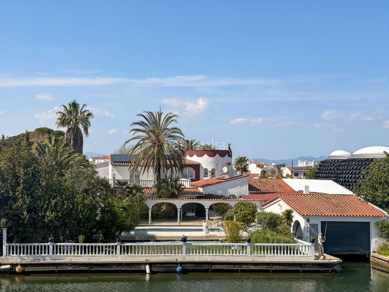 Foto d03c39f5-573a-453e-89c6-3b7e59295402. Casa amb calefacció aparcament piscina a Carmençó Empuriabrava