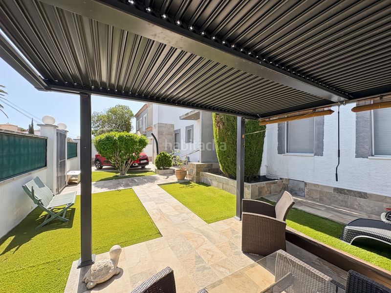 Foto 0feb2a71-e723-4d62-9283-07673b73d7c6. Casa amb calefacció aparcament piscina a Peni Empuriabrava