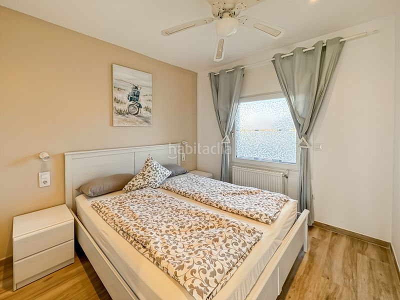 Foto f1285fa7-8c7e-4d61-a46c-61227dbce4e2. Casa amb calefacció aparcament piscina a Peni Empuriabrava