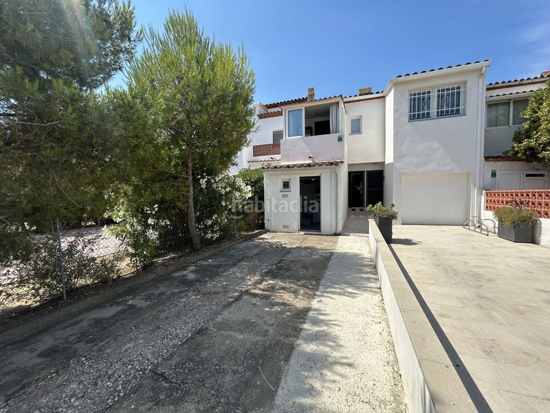 Foto 75ec0704-53cb-4119-9434-5b8081560b0b. Casa adossada amb calefacció aparcament a Santa Margarida Roses