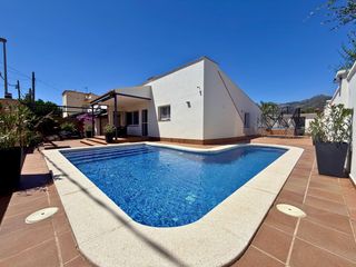 House  N/a. Casa en venta en roses, en mas buscà, un barrio tranquilo donde