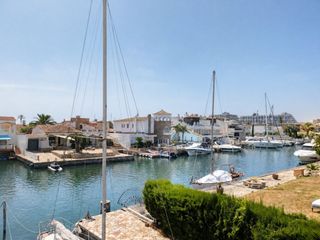 Casa a schiera  N/a. En la zona de salins, en empuriabrava costa brava, esta casa cue