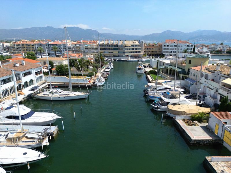 Foto bdcbb151-0859-4c5d-8b95-d980ea823d3f. Casa a schiera con riscaldamento parcheggio in Salins - Cavall de Mar Empuriabrava