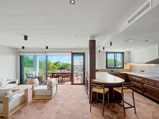 Maison  N/a. En jumaros llevamos la venta de esta villa recién construida 202