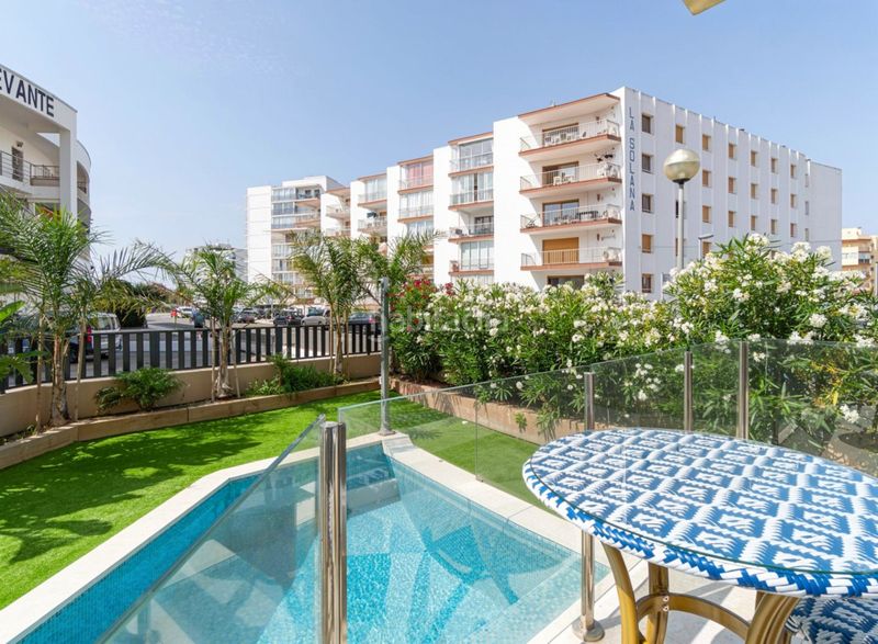 Foto f55859da-1a39-4144-8bbb-8fe9d4431306. Planta baixa amb piscina a Salatar Roses