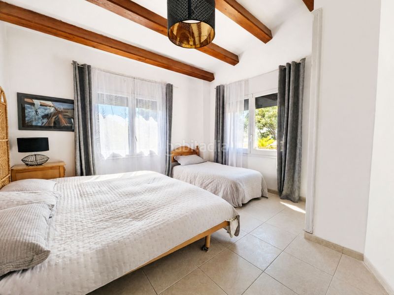Foto e9a5398d-018f-42d5-b608-c07e63d8719b. Casa amb calefacció aparcament piscina a Requesens Empuriabrava