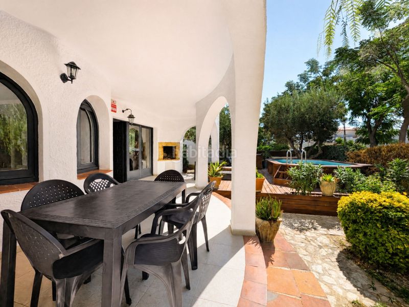 Foto e9b673f5-1563-4be1-9451-e071f0e10ee0. Casa amb calefacció aparcament piscina a Requesens Empuriabrava
