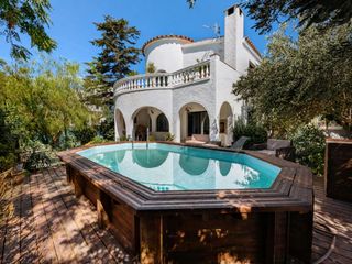 House  N/a. Casa con piscina privada y jardín en requesens, empuriabrava, a