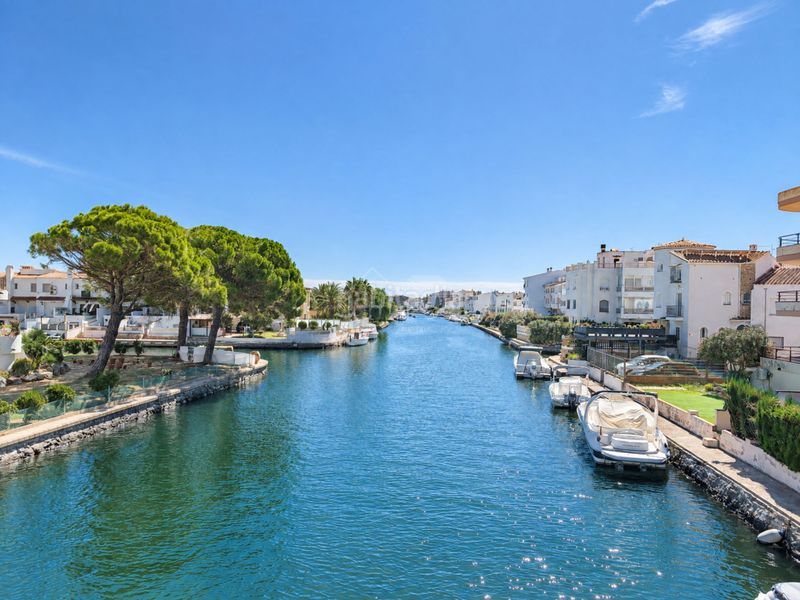 Foto 40f4130a-8412-4ae6-b39e-6084338190ed. Flat with heating parking in Port Banyuls - Port Alegre - Port Empordà Empuriabrava