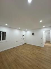 Etagenwohnung  Carrer carrer del montsant. Piso reformado en calle montsant