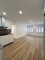 Appartement  Mas casanovas. Piso reformado a estrenar en guinardó  sagrada familia