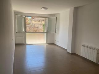 Rent Flat  Carrer carrer d'enseula. Piso en alquiler en duesaiges  2 habitaciones  2 con ascensor