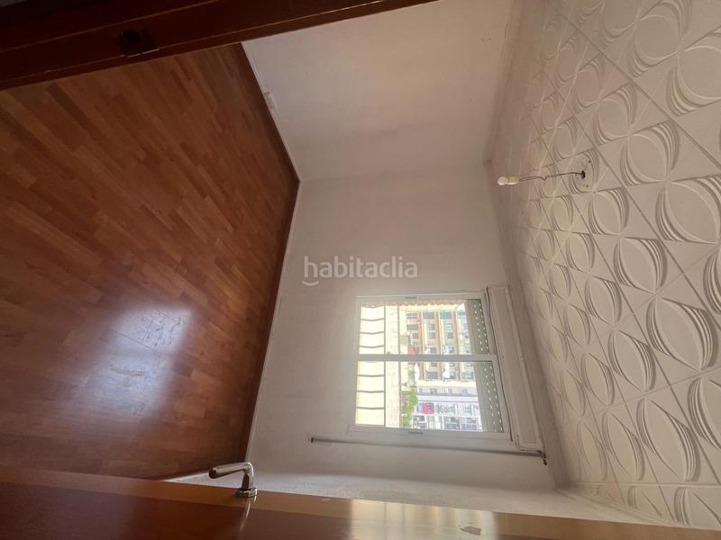 Foto 54c772ab-cc34-4a44-815c-a109693fee49. Piso centro, 3 habitaciones antes 4 , todo exterior en Ripollet