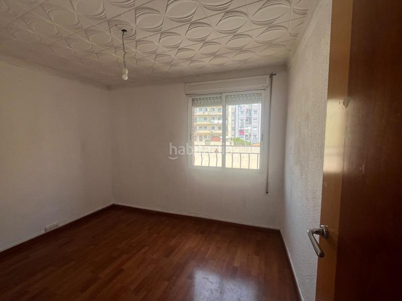 Foto 75ab4bc1-a566-4748-80bb-49809c2c52ce. Piso centro, 3 habitaciones antes 4 , todo exterior en Ripollet
