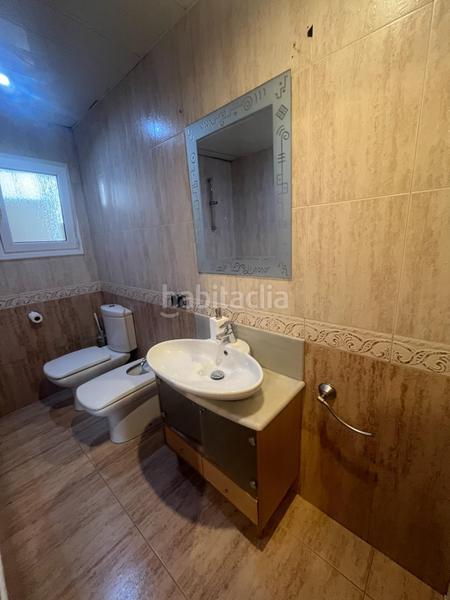 Foto a3be2727-c377-468c-815a-fef5cd926efb. Piso centro, 3 habitaciones antes 4 , todo exterior en Ripollet