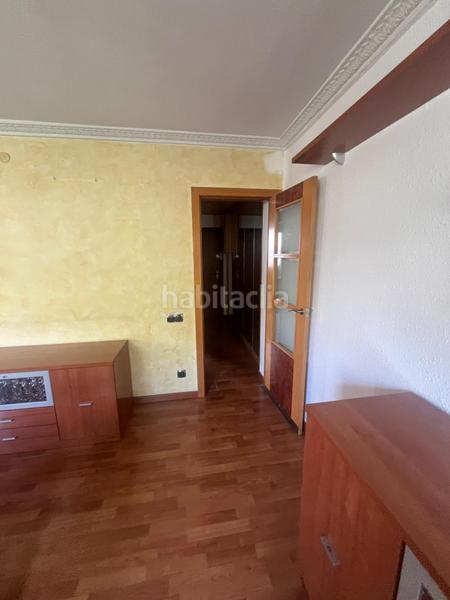 Foto b24fcad9-2354-445a-b640-86a1030a7eec. Piso centro, 3 habitaciones antes 4 , todo exterior en Ripollet