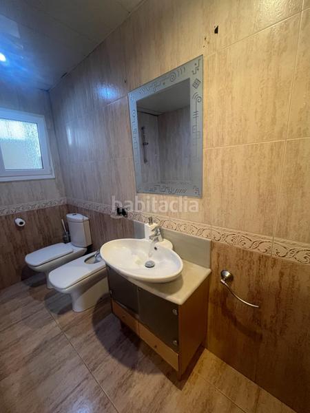 Foto b88303c3-f3d9-446e-945a-9d6f764511bb. Piso centro, 3 habitaciones antes 4 , todo exterior en Ripollet