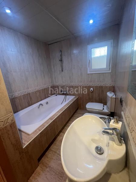 Foto f88af1dc-08bd-4e4a-8fc3-45a0fc4c7233. Piso centro, 3 habitaciones antes 4 , todo exterior en Ripollet
