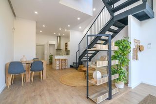 Duplex  Passeig santa coloma. Espectacular dúplex tipo loft reformado con techos de 5 m en san